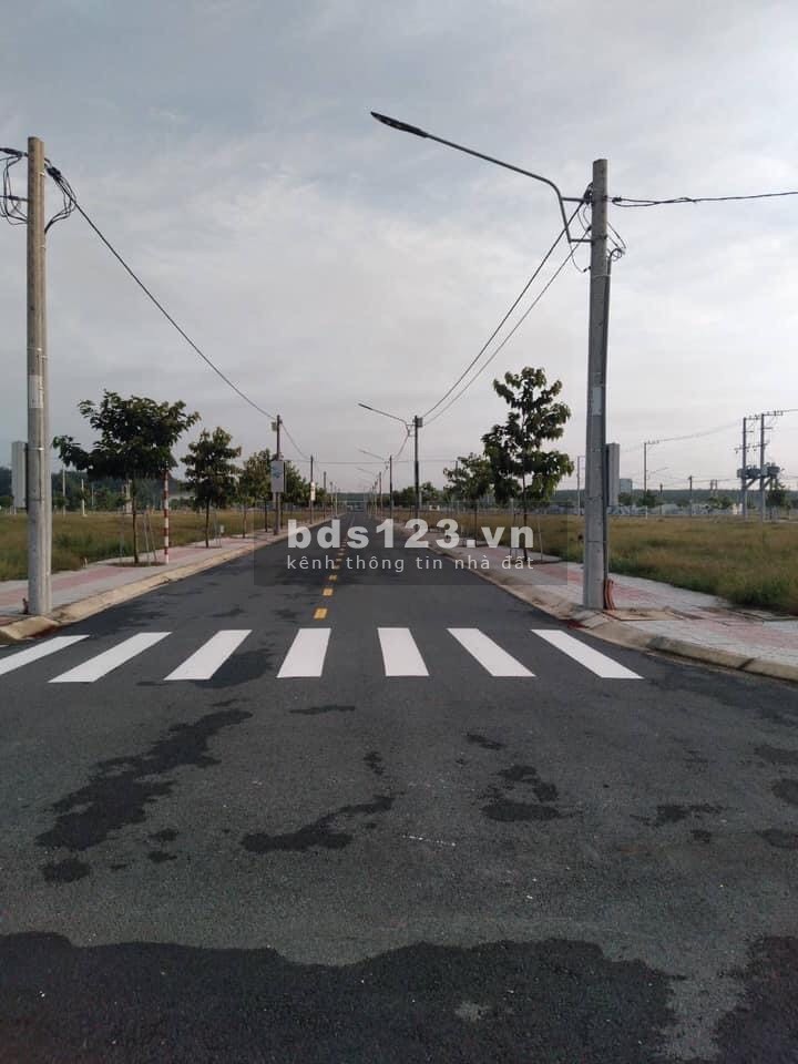 Diện tích 75m2 sổ hồng riêng ngay Đại Học Việt Đức mặt tiền Quốc Lộ 13 KD buôn bán sầm uất