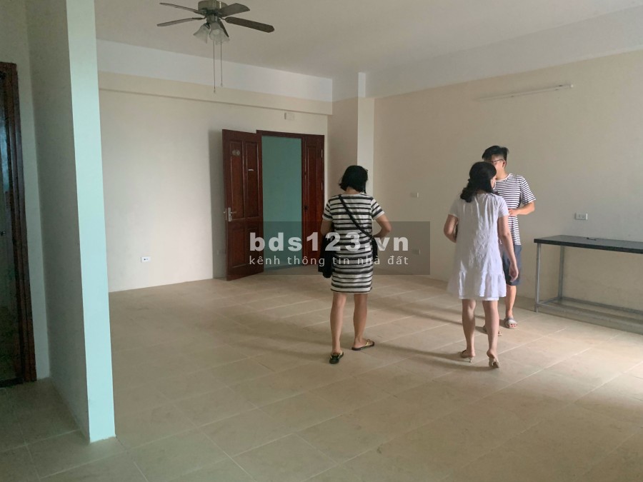 Cho thuê chung cư Báo công an nhân dân Nguyễn Xiển, căn 2 ngủ, 94m2, 7 triệu/th. LH 0377983070