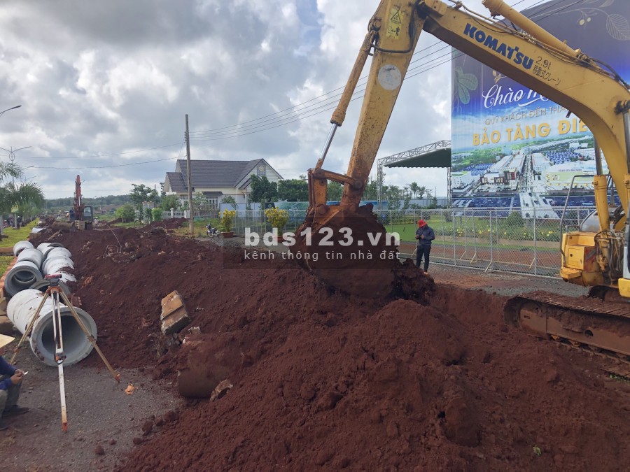 Đất mặt tiền DT741, giá chỉ 4 triệu/m2, sổ hồng riêng bao giấy phép xây dựng, pháp lí chuẩn