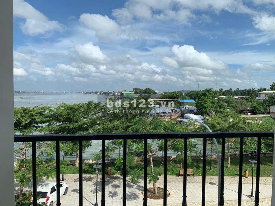 Nhà đẹp tại khu đô thị cao cấp Long Xuyên, ven sông mát mẻ, tiện ích đầy đủ, khu dân tri cao