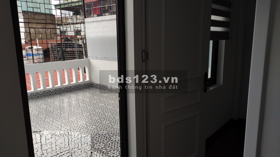Bán nhà đẹp 5 tầng x 39m2 ngõ 67 Thái Thịnh giá 4,8 tỷ. LH 0912442669