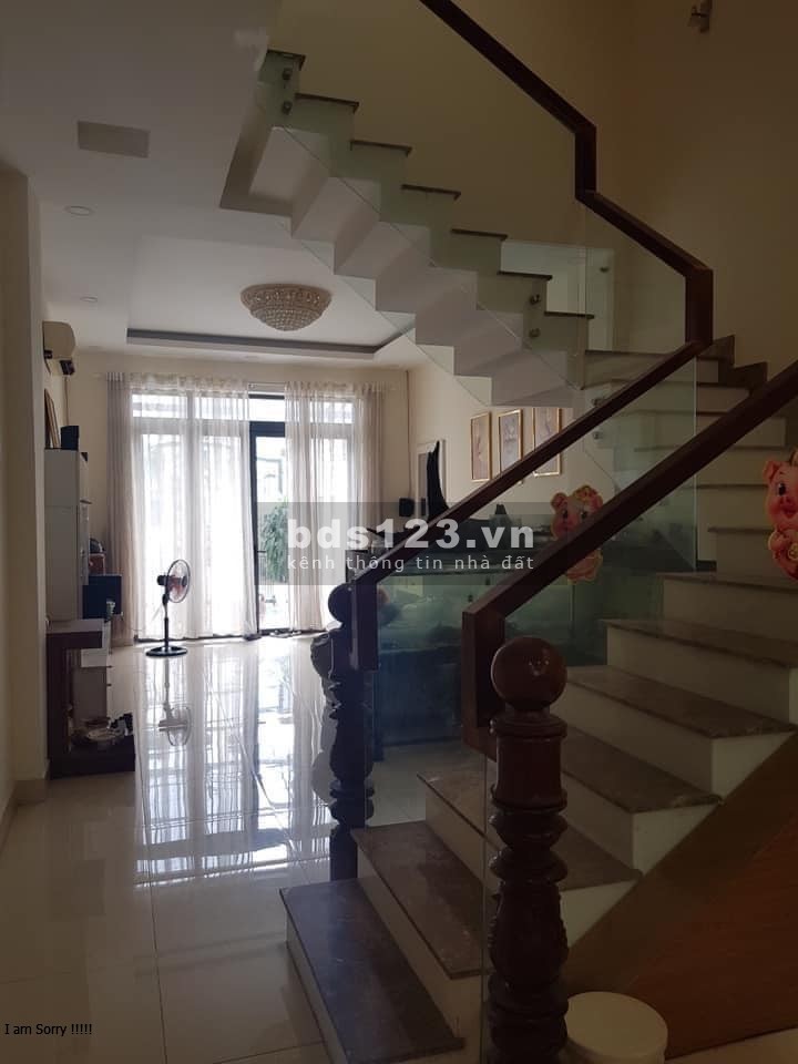 Bán gấp nhà nguyên căn dt 102m2, 3 tầng giá chỉ 8.5 tỷ Lê Đức Thọ P15 Gò Vấp còn thương lượng