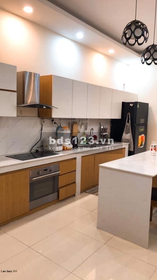 Bán gấp nhà nguyên căn dt 102m2, 3 tầng giá chỉ 8.5 tỷ Lê Đức Thọ P15 Gò Vấp còn thương lượng