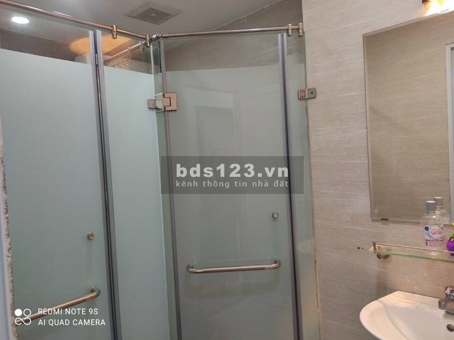 Bán gấp căn hộ chung cư đầy đủ nội thấy, chung cư Intracom Cầu Nhật Tân, dt 54m2