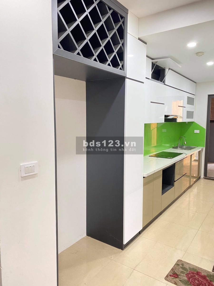 Chung cư bán căn hộ dt 76m2, căn góc đủ nội thất nhập tại Intracom, cầu Nhật Tân giá chỉ 2.4 tỷ