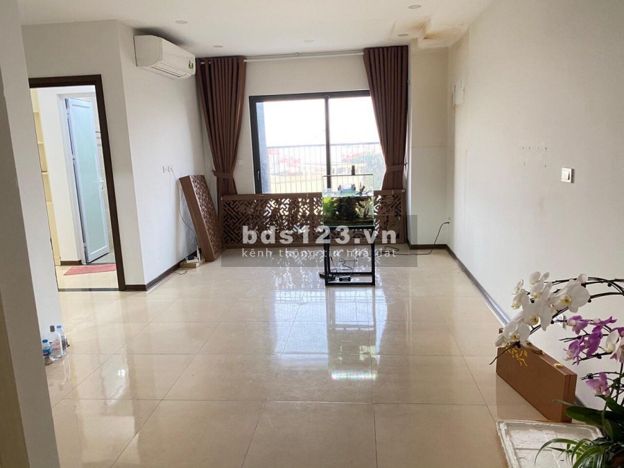 Chung cư bán căn hộ dt 76m2, căn góc đủ nội thất nhập tại Intracom, cầu Nhật Tân giá chỉ 2.4 tỷ