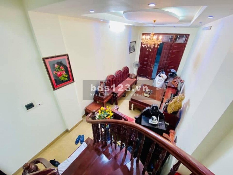 Bán nhà hạ chào 400 triệu giá chào mới chỉ 3.2 tỷ, ô tô đỗ cửa, 20m ra phố đúc kiên cố 4 tầng
