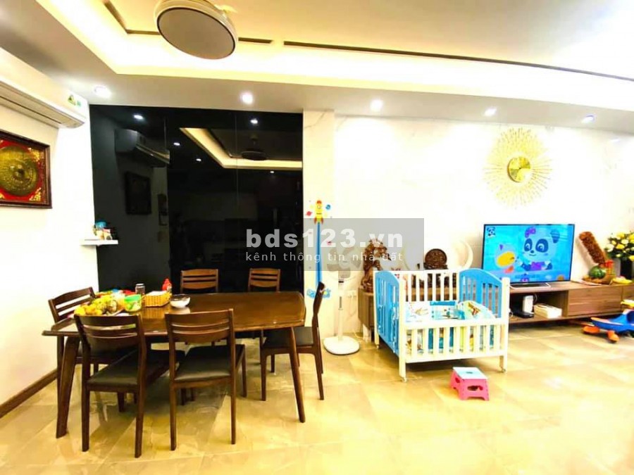 Bán nhà phân lô Trung Kính 3 ô tô tránh đỗ quanh nhà, xây 2019 dt 69m2 mt 5.1m, giá 22 tỷ