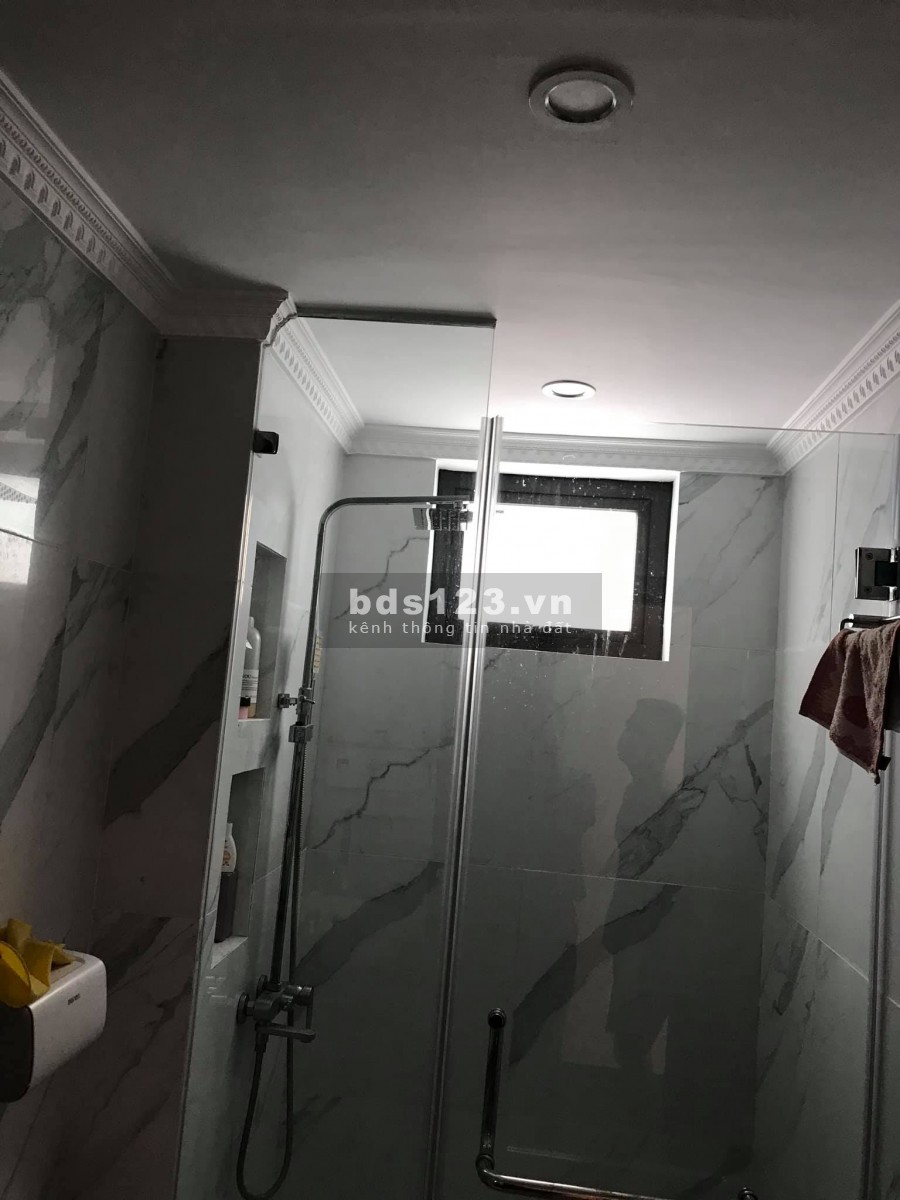 Nhà mới lô góc thang máy dt 40m2 6 tầng 5 tỷ Đàm Quang Trung Long Biên ô tô vào nhà