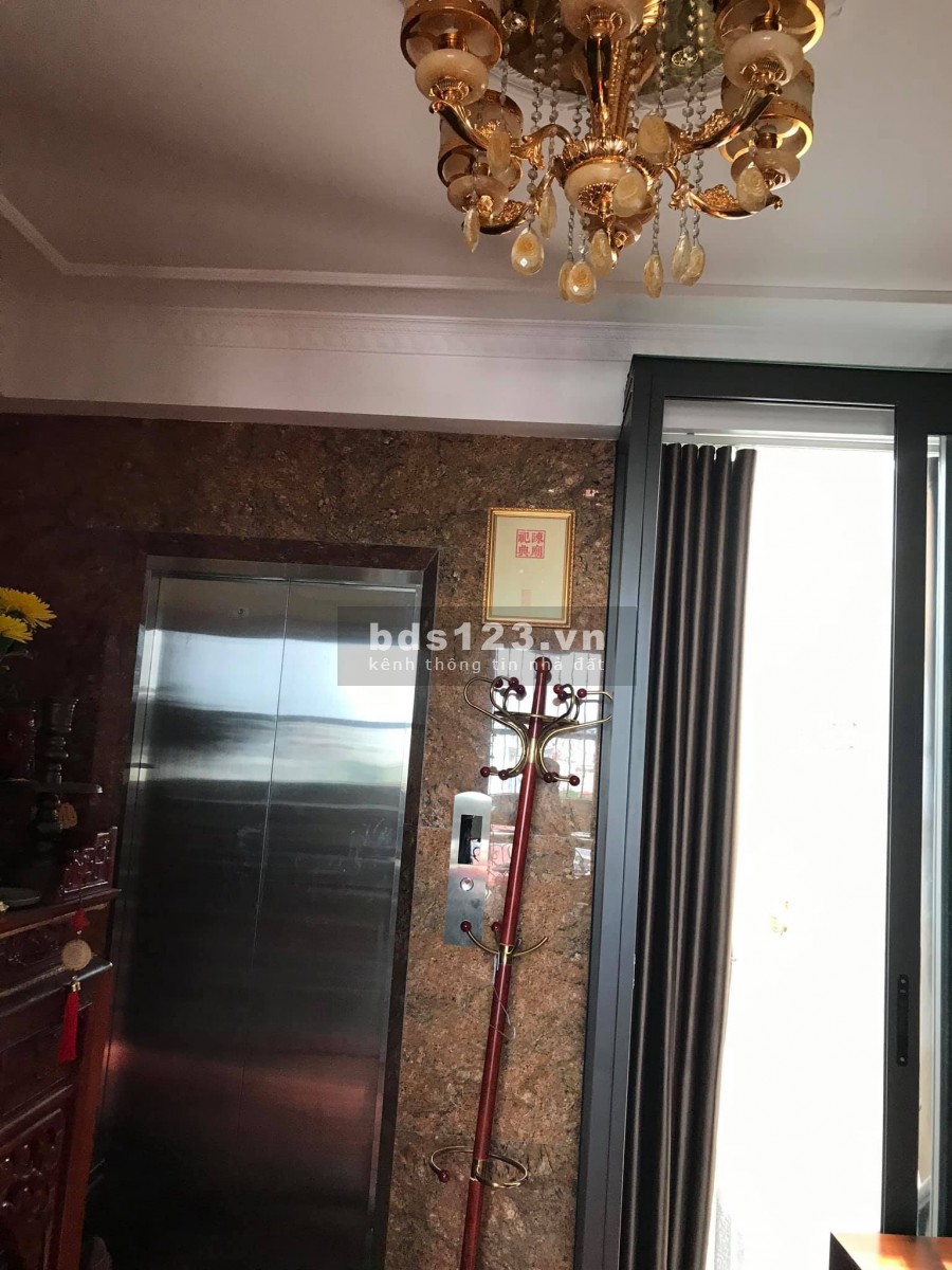 Nhà mới lô góc thang máy dt 40m2 6 tầng 5 tỷ Đàm Quang Trung Long Biên ô tô vào nhà