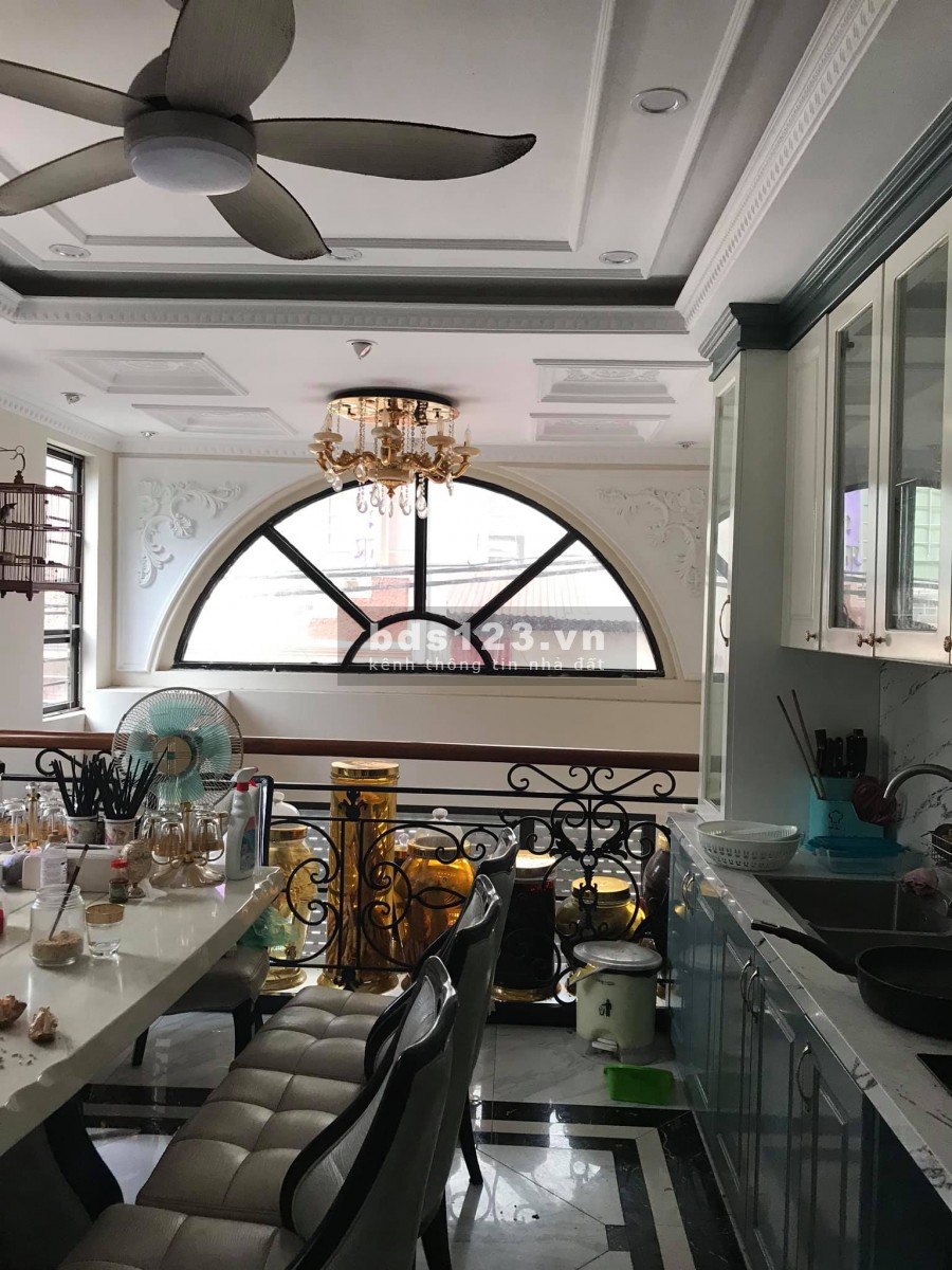Nhà mới lô góc thang máy dt 40m2 6 tầng 5 tỷ Đàm Quang Trung Long Biên ô tô vào nhà