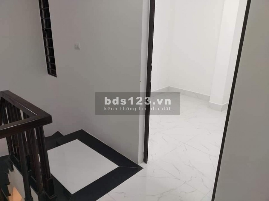 Bán gấp nhà Liên Ninh 42 mét, 4 tầng, 5 phòng ngủ, giá 2 tỷ 250 Liên hệ 0379146261