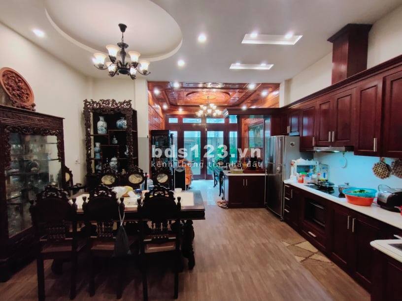 Bán nhà Lâm Du, Quận Long Biên, siêu phẩm nhà độc đẹp ở ngay ô tô diện tích 50m2, mt 4m chỉ hơn 5 tỷ