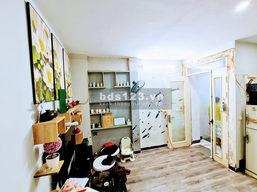 Bán nhà nguyên căn chính chủ vị trí đẹp Lĩnh Nam dtsd 30m2 đúc 5 tầng, giá bán 2.25 tỷ
