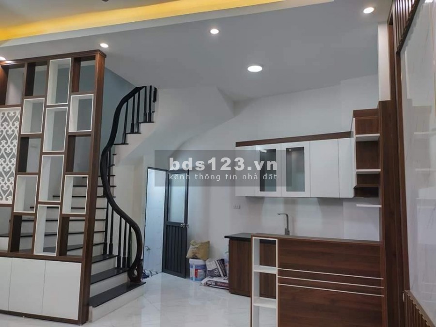 Bán gấp nhà Liên Ninh 42 mét, 4 tầng, 5 phòng ngủ, giá 2 tỷ 250 Liên hệ 0379146261