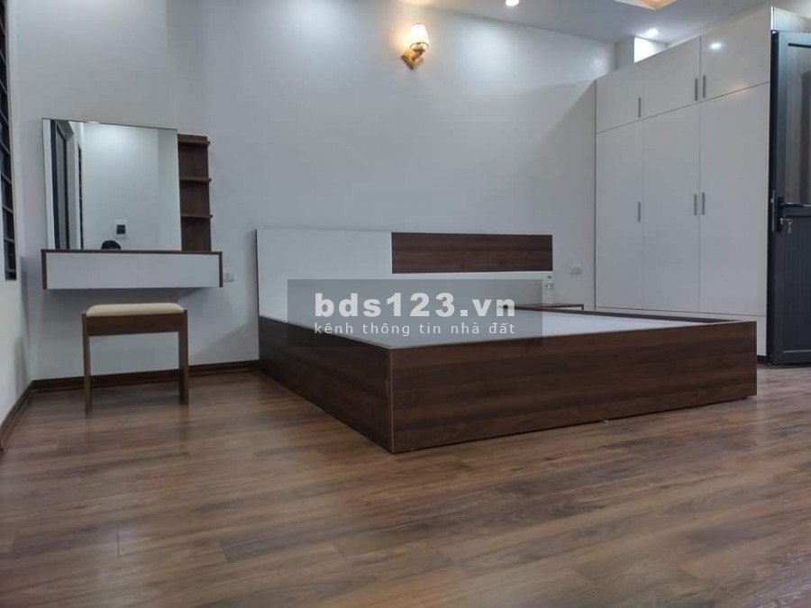 Bán gấp nhà Liên Ninh 42 mét, 4 tầng, 5 phòng ngủ, giá 2 tỷ 250 Liên hệ 0379146261