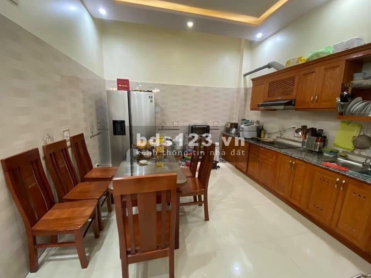 Hàng xóm Tâm Anh bán nhà Hồng Tiền diện tích 54m2, 5 tầng an sinh đỉnh, giá hơn 4 tỷ