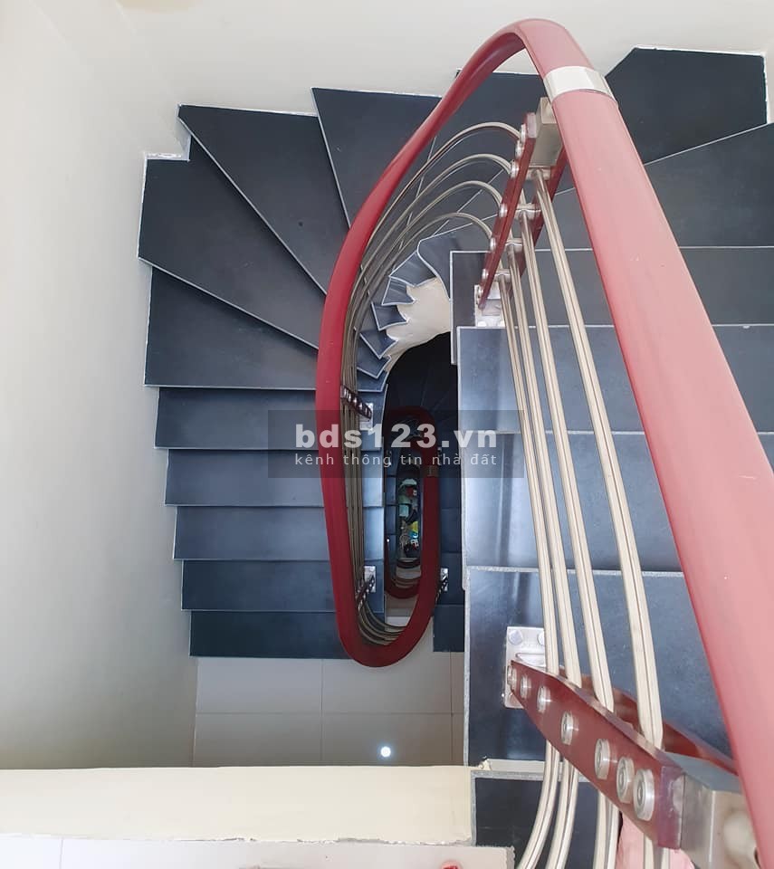 Bán nhà Vũ Tông Phan nhà mới ở luôn tặng nội thất đẹp 34m2 5 tầng 3,2 tỷ