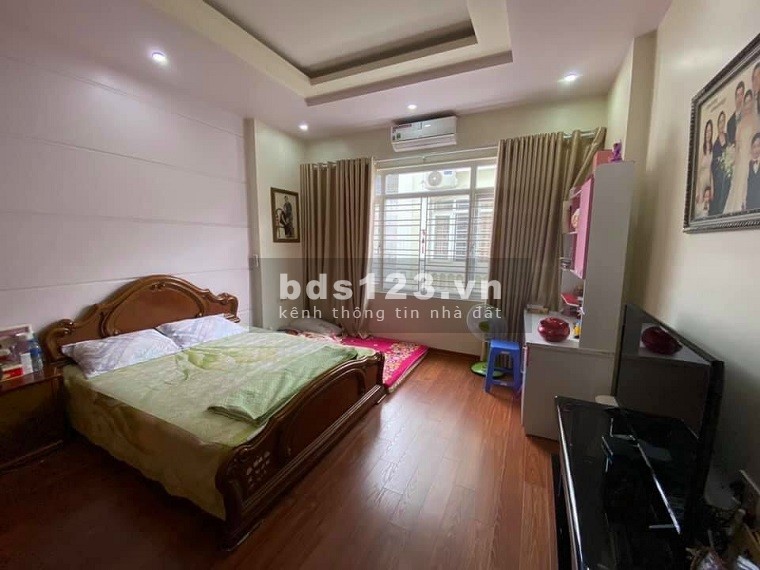 Hàng xóm Tâm Anh bán nhà Hồng Tiền diện tích 54m2, 5 tầng an sinh đỉnh, giá hơn 4 tỷ