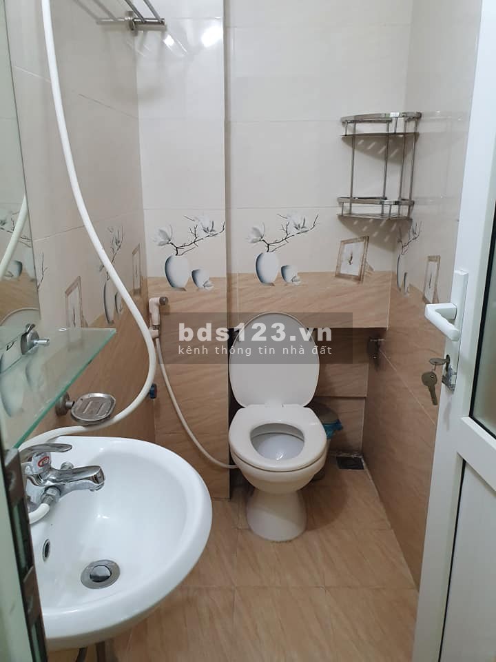 Nhà đẹp ở ngay ô tô đỗ cổng tiện ích đủ đầy, sổ đỏ vuông đẹp, sẵn sàng giao dịch, chính chủ
