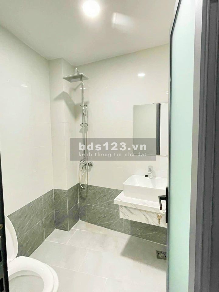 Bán Nhanh Mùa Dịch! Nhà Mới Vào Ở Ngay Hai Bà Trưng, P7, Q3, 46m2 (3.8x12.1m), 6.4 Tỷ