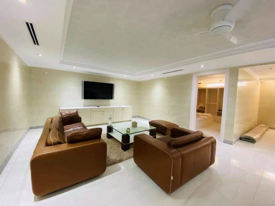 Bán nhà Quận 1 Nguyễn Trãi giá 40 tỷ, ngang 4,8m 5 tầng bê tông cốt thép, căn duy nhất