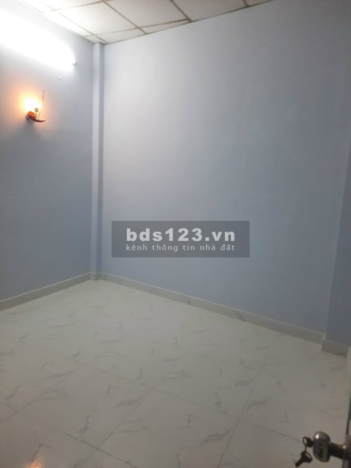 Nhà lô góc hẻm xe hơi khu dân cư đường số 5, Quận Gò Vấp, dtsd 33m2, 2 tầng chỉ 3.25 tỷ
