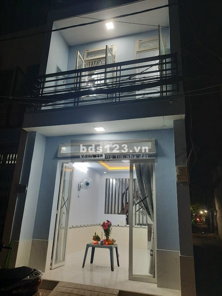 Nhà lô góc hẻm xe hơi khu dân cư đường số 5, Quận Gò Vấp, dtsd 33m2, 2 tầng chỉ 3.25 tỷ