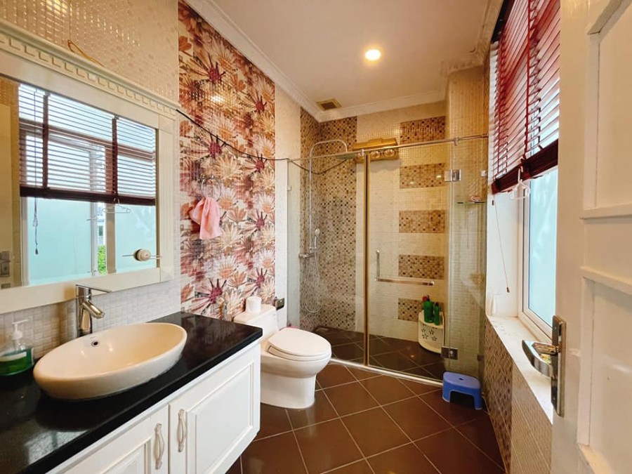 Bán Nhà Mặt Phố Hoàng Như Tiếp Quận Long Biên dtsd 120m2 4 tầng MT 6.5m hơn 15 tỷ