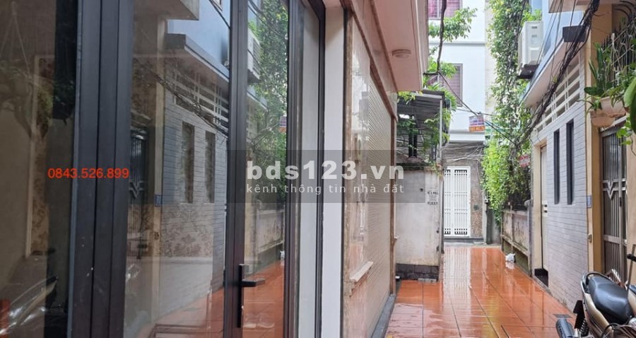 Bán nhà phố Bồ Đề, mới kính coong - gần phố - ô tô sát nhà, diện tích 35m2 nhỉnh 3 tỷ