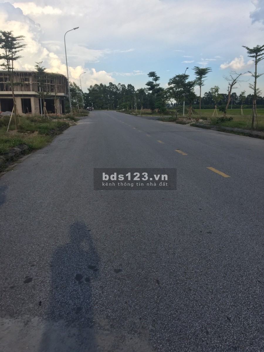 Chính chủ cần bán đất ở TTGia Bình, liên hệ xem đất 0977236326, sổ đỏ vuông đẹp sẵn giao dịch