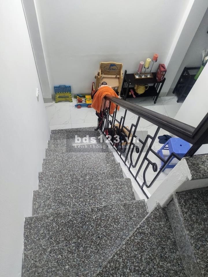 Bán nhà Quận Hai Bà Trưng rộng giá kịch sàn giá bán nhỉnh 4 tỷ liên hệ 0904183351