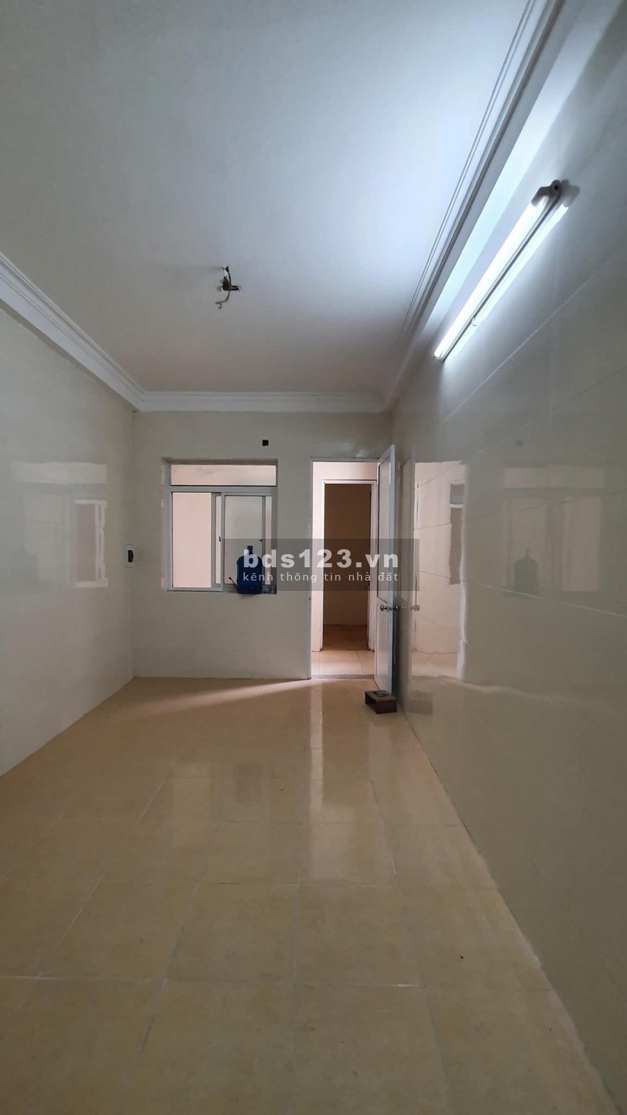 Chính chủ bán nhà giá siêu rẻ, nhà mới, ngõ Chợ Khâm Thiên, Đống Đa dt 39m2, 4 tầng, giá 2,58 tỷ