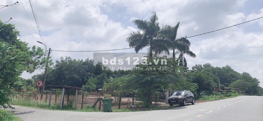 Cần bán đất mặt tiền Tỉnh Lộ 15 xã Nhuận Đức đất 2 mặt tiền vuông vức 2000m2 300 thổ cư