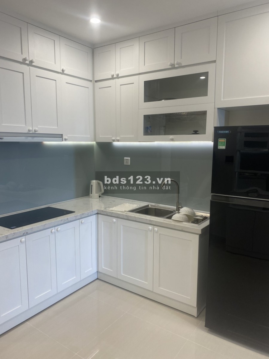 Chủ nhà gửi cho thuê căn hộ chung cư vinhome quận 9 căn 2PN, 2WC full nội thất.