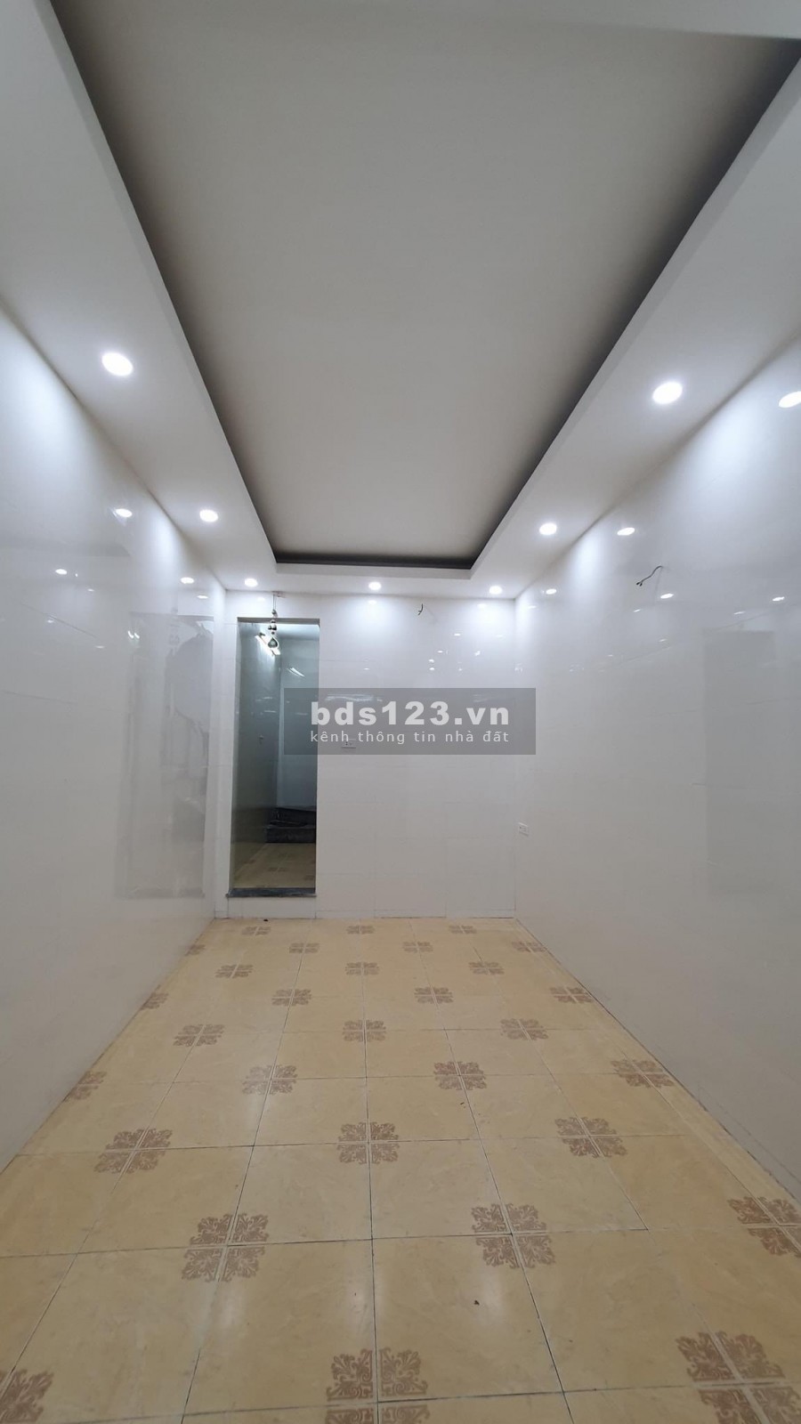 Chính chủ bán nhà giá siêu rẻ, nhà mới, ngõ Chợ Khâm Thiên, Đống Đa dt 39m2, 4 tầng, giá 2,58 tỷ