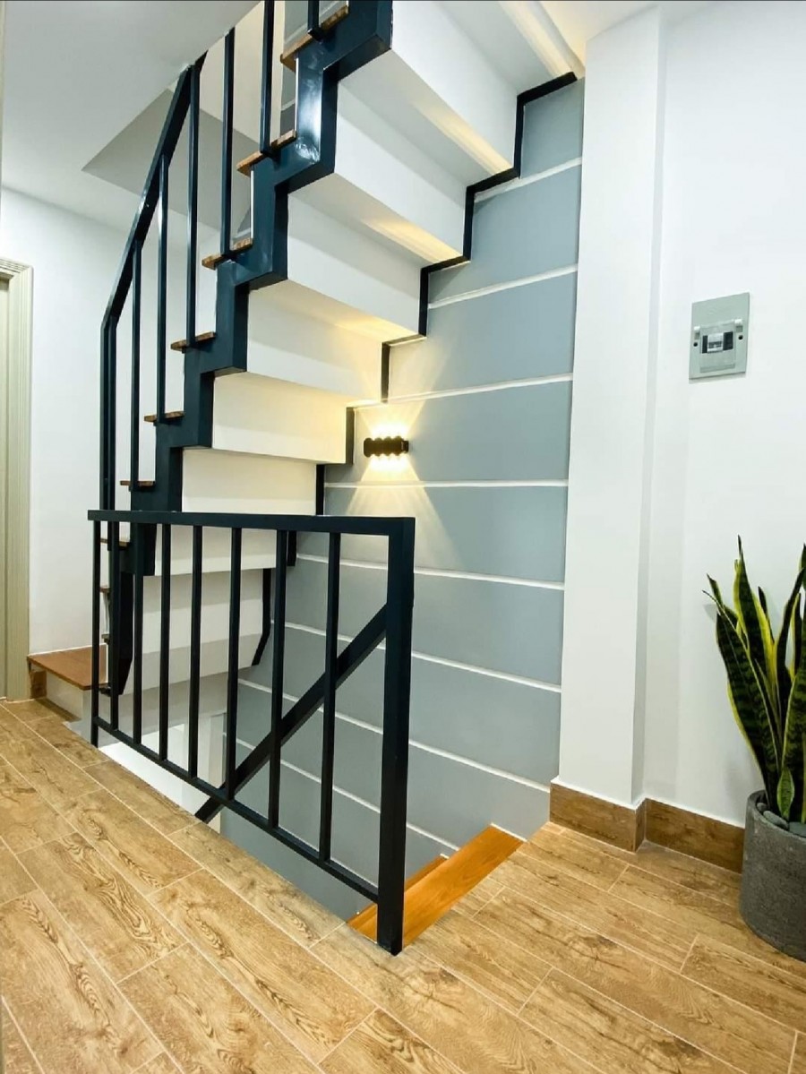 Nhà nguyên căn khu dân cư hẻm Lê Văn Lương, Quận 7, chiều ngang 5m, dtsd 40m2, giá 1.95 tỷ