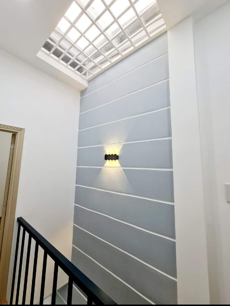 Nhà nguyên căn khu dân cư hẻm Lê Văn Lương, Quận 7, chiều ngang 5m, dtsd 40m2, giá 1.95 tỷ