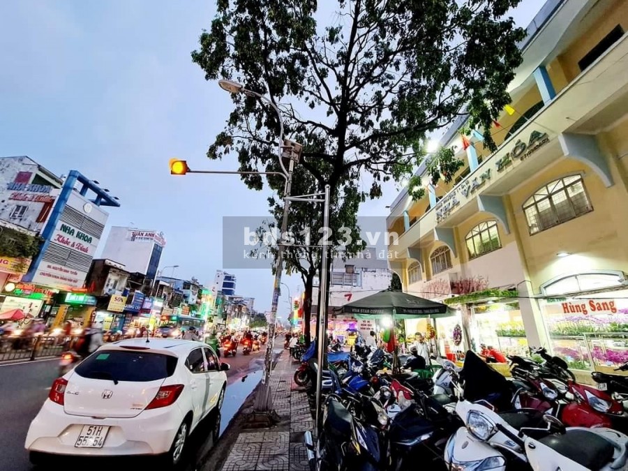 Bán nhà nguyên căn mặt tiền đường Lý Thái Tổ Quận 3, nở hậu tài lộc, giá bán 10 tỷ 9