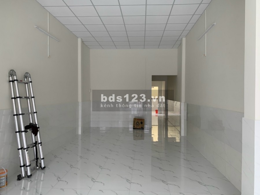 Chính chủ cần bán nhà mặt tiền ngay Song Hành Hóc Môn, diện tích 4x23m, sổ hồng tiêng
