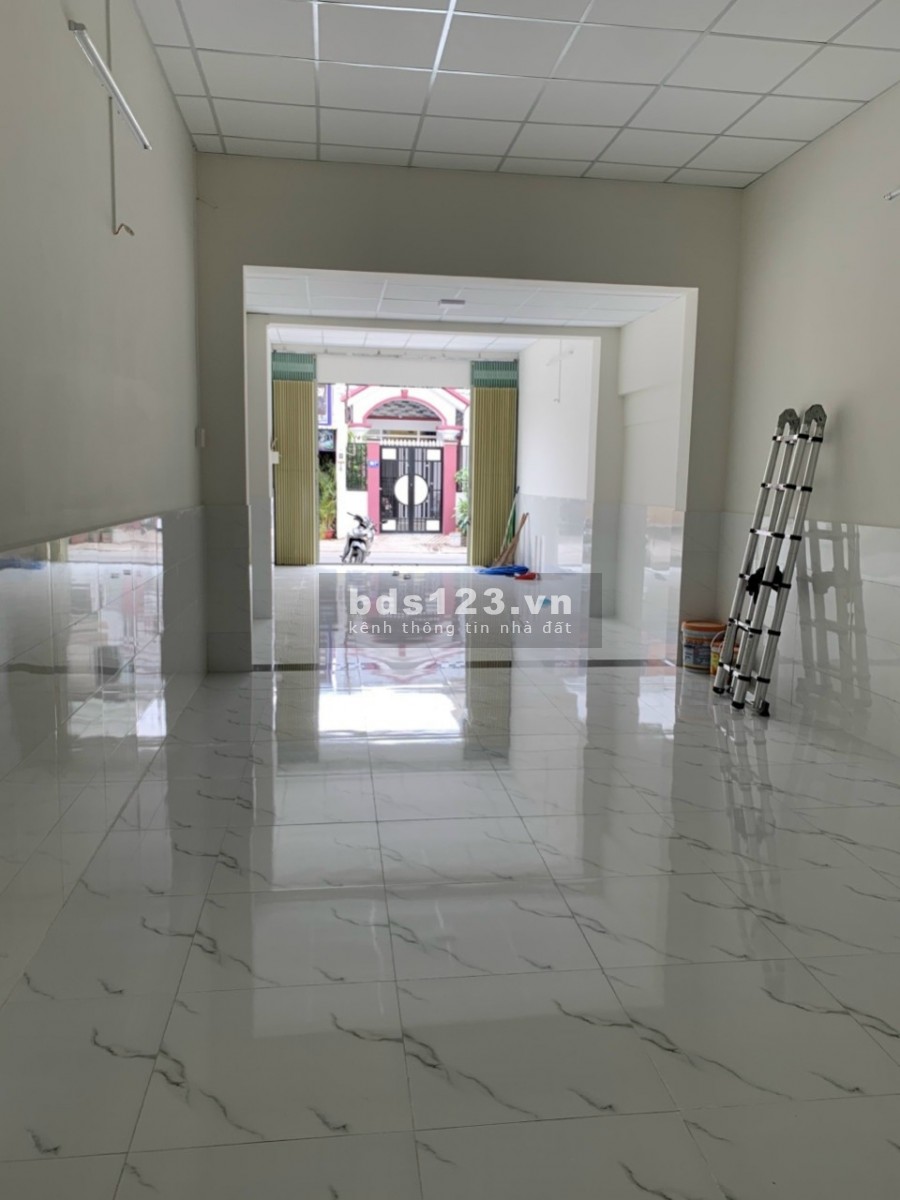Chính chủ cần bán nhà mặt tiền ngay Song Hành Hóc Môn, diện tích 4x23m, sổ hồng tiêng