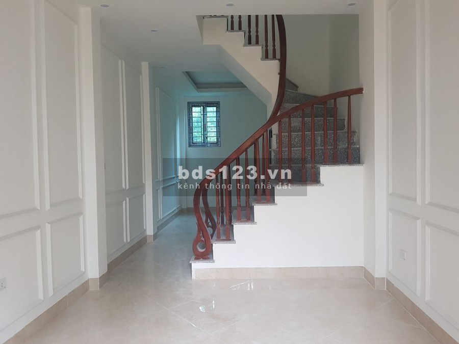Bán nhà siêu hót siêu phẩm Hoàng Mai, diện tích 45m2, ô tô gần 5 tầng mới đẹp, giá 3 tỷ