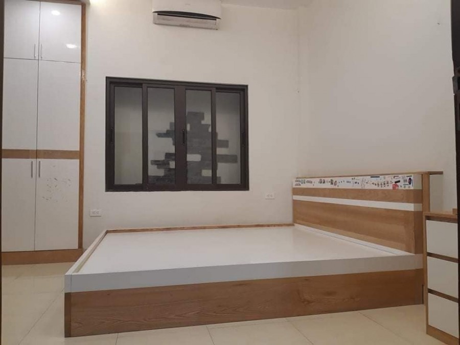 Bán nhà Nguyễn Đức Cảnh, Hoàng Mai, 45m2, nhà đẹp, gần phố, giá nhỉnh 3 tỷ. LH 0966456918.