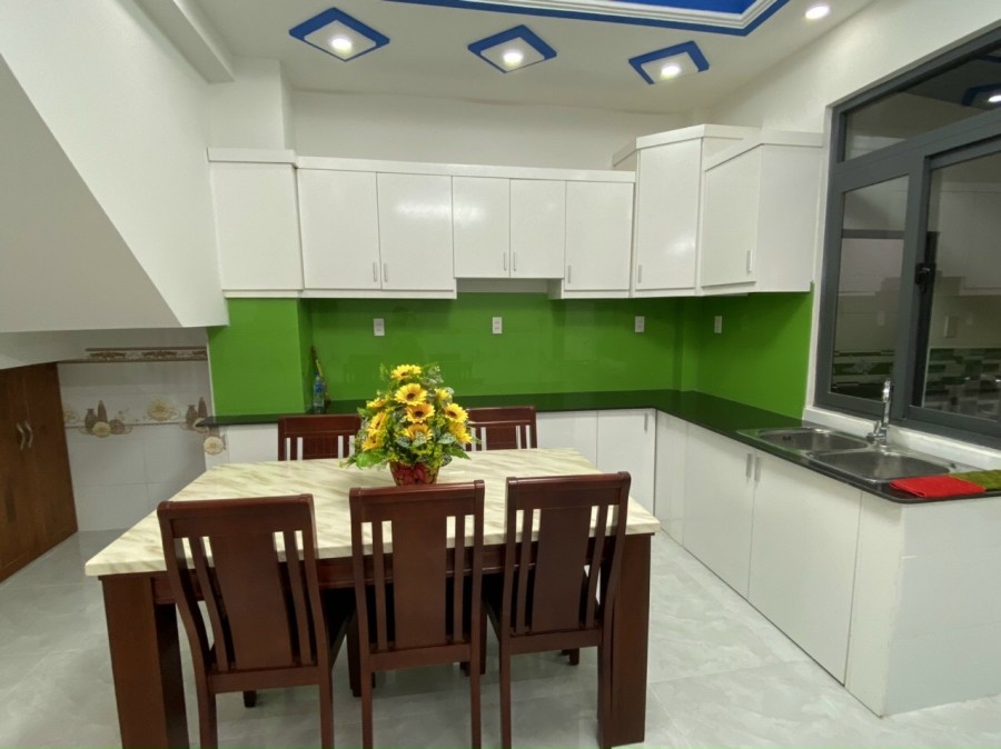 Bán nhà Phố Trung Tâm Nhà Bè-1979 Huỳnh Tấn Phát 2 lầu 4PN giá 4,9 tỷ