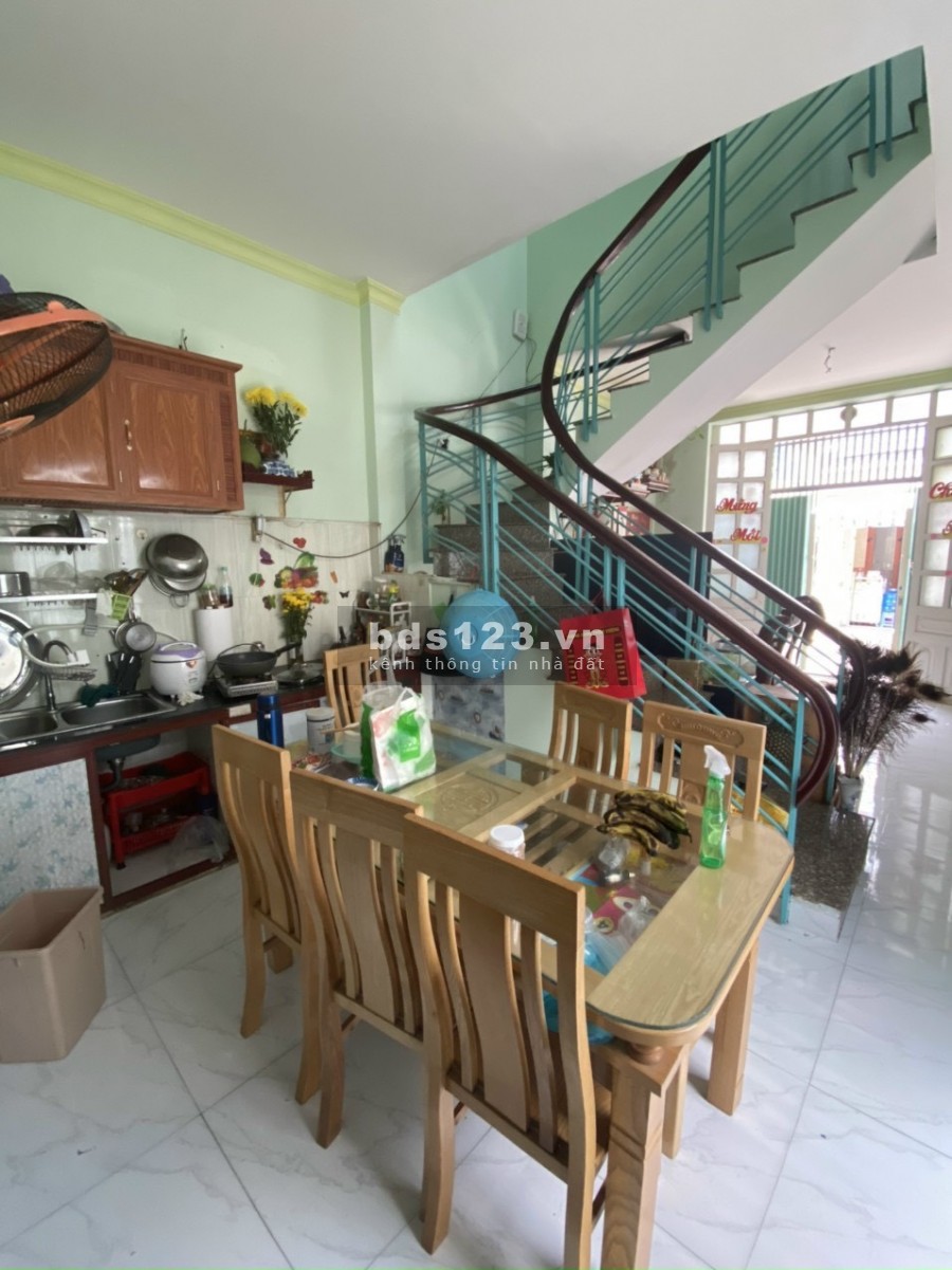Bán gấp nhà hẻm xe hơi Nguyễn Văn Công, P3, Gò Vấp, dt 4x11m, 1 trệt, 1 lầu, giá 4.3 tỷ