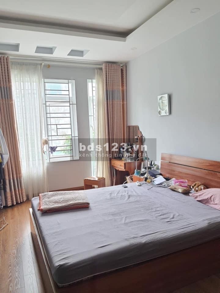 Bán nhà Dương Văn Bé hàng xóm Times City dtsd 37m2, đúc. 5 tầng, giá bán 3.1 tỷ, sổ sẵn