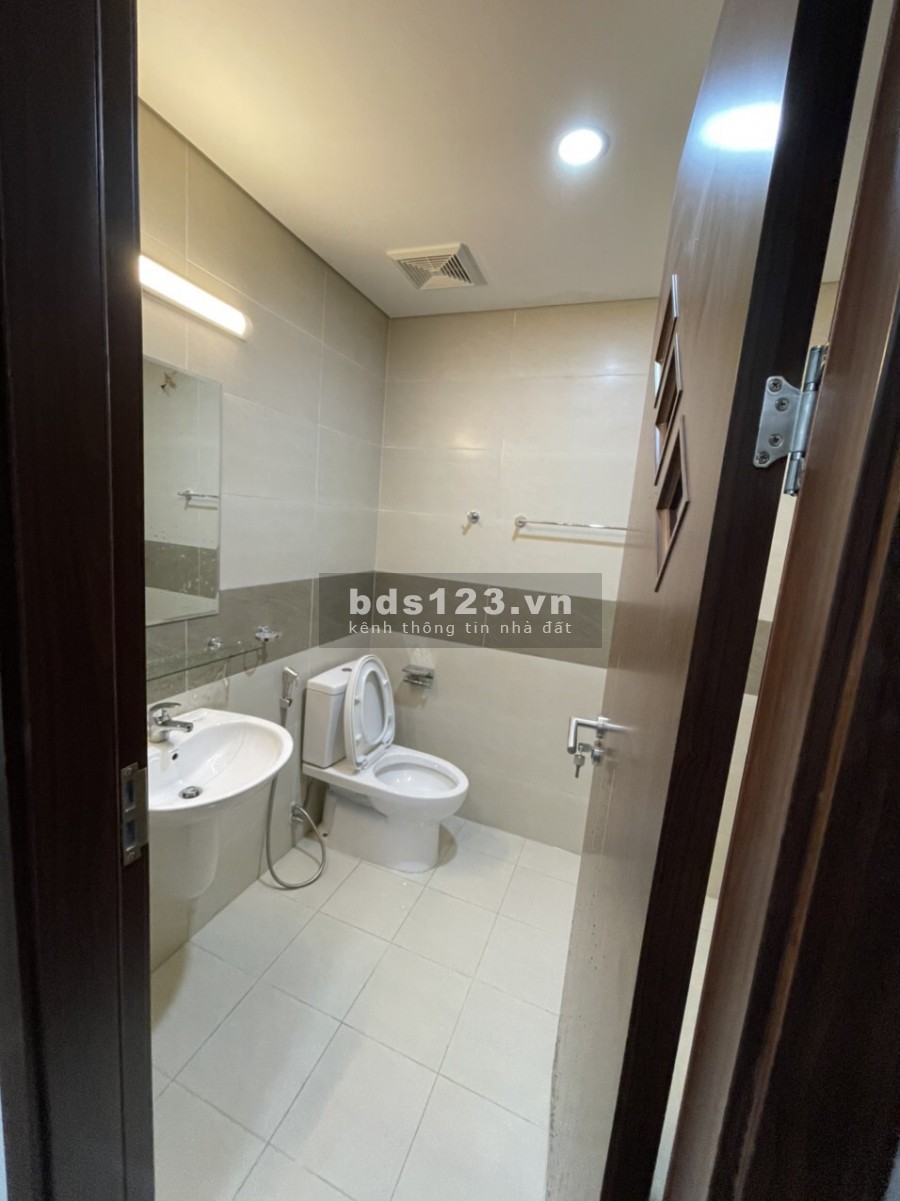 Cho thuê chung cư An Bình Plaza 70m 2PN 2WC full nội thất cao cấp,vào luôn.L/H: 0963146006