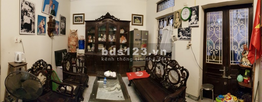 Tôi cho thuê nhà sân vườn 300m2: XD 90m2 3 tầng 3PN, vệ sinh, bếp, khu bàn ăn, Yên Hòa, Cầu Giấy