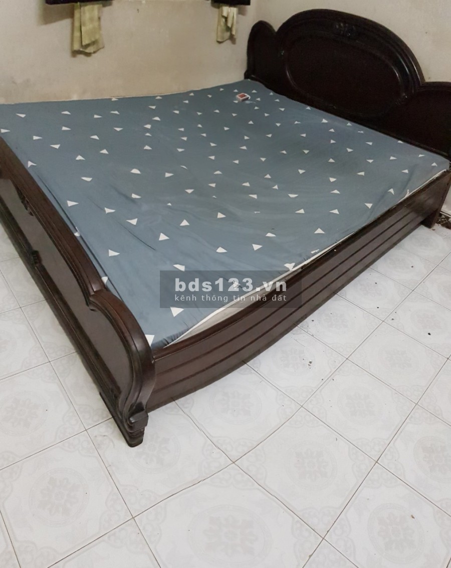 Tôi cho thuê nhà sân vườn 300m2: XD 90m2 3 tầng 3PN, vệ sinh, bếp, khu bàn ăn, Yên Hòa, Cầu Giấy