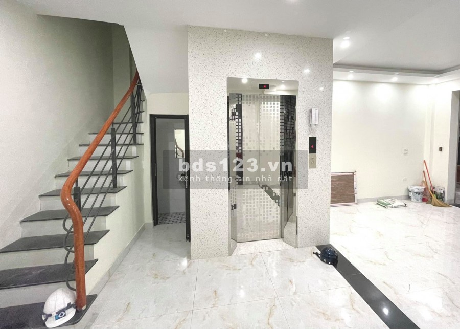 Siêu phẩm lô góc ngõ thông kinh doanh Thái Thịnh 54m2 Giá 8 tỷ.